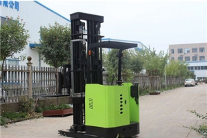 三向電動叉車是窄通道高效作業(yè)的福星！