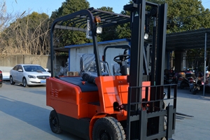 電動(dòng)叉車的起動(dòng)機(jī)有哪些零部件？