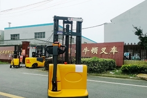 怎么正確保養(yǎng)電動(dòng)堆高車？