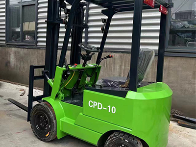 電動(dòng)叉車(chē)