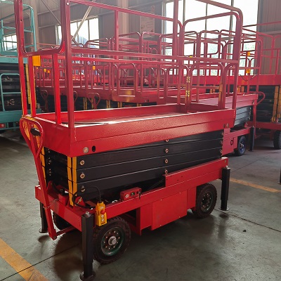 戶(hù)外高空作業(yè)：越野款升降平臺(tái)車(chē)