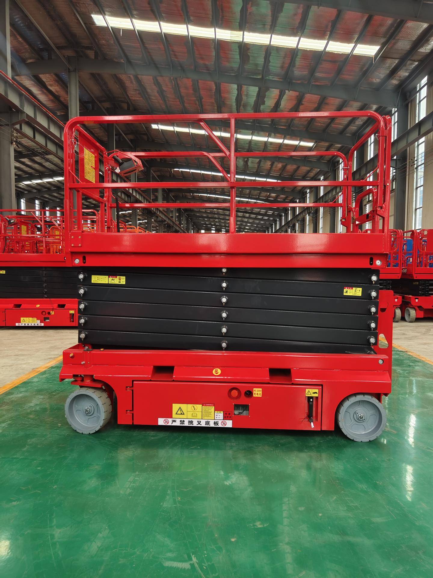 升降平臺(tái)車(chē)：高空作業(yè)的利器，助推建筑行業(yè)高效發(fā)展